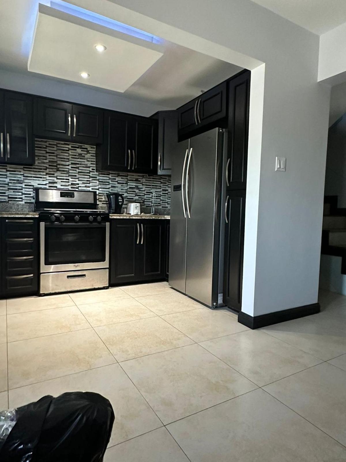 The Jewel Apartment Kingston Exterior foto